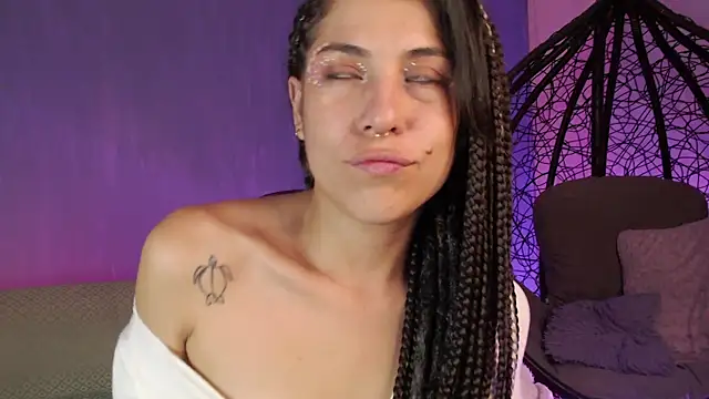 Snapshot of Hellen_dumont chatting on March 15, 2025, 5:19 am Hellen dumont online show from March 15, 2025, 5:19 am