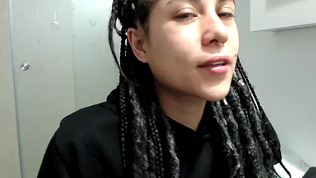 Snapshot of Hellen_dumont chatting on November 21, 2025, 12:53 am Hellen dumont online show from November 21, 2025, 12:53 am