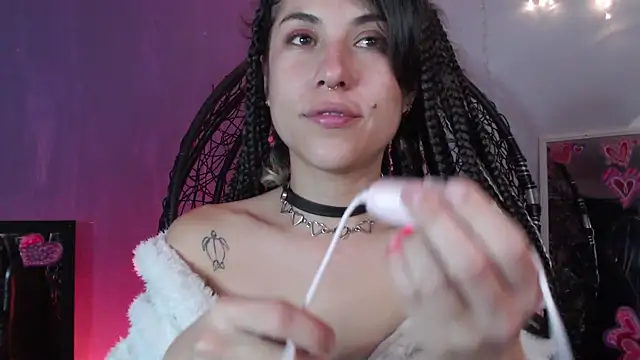 Snapshot of Hellen_dumont chatting on March 14, 2025, 8:32 am Hellen dumont online show from March 14, 2025, 8:32 am