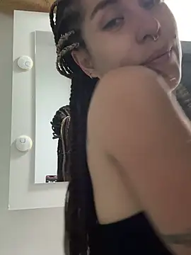 Snapshot of Hellen_dumont chatting on May 6, 2026, 11:20 pm Hellen dumont online show from May 6, 2026, 11:20 pm
