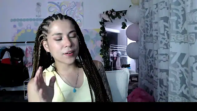 Snapshot of Hellen_dumont chatting on April 23, 2026, 2:18 am Hellen dumont online show from April 23, 2026, 2:18 am