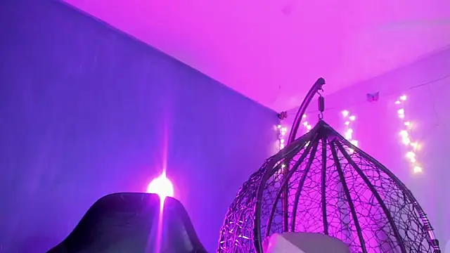 Snapshot of Hellen_dumont chatting on March 19, 2025, 2:16 am Hellen dumont online show from March 19, 2025, 2:16 am