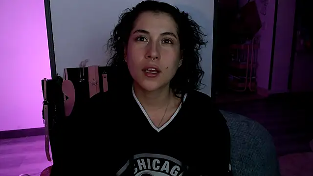 Hellen dumont online show from February 26, 2026, 2:44 am