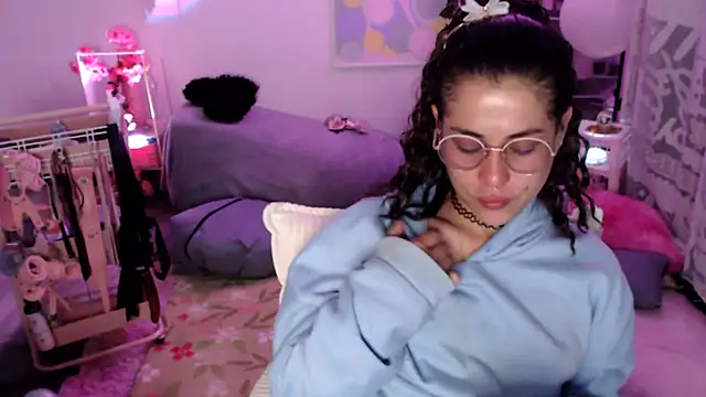 Snapshot of Hellen_dumont chatting on April 21, 2026, 2:51 am Hellen dumont online show from April 21, 2026, 2:51 am