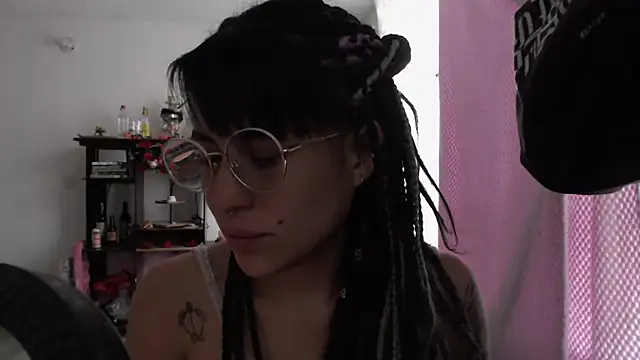 Snapshot of Hellen_dumont chatting on November 28, 2025, 9:26 pm Hellen dumont online show from November 28, 2025, 9:26 pm