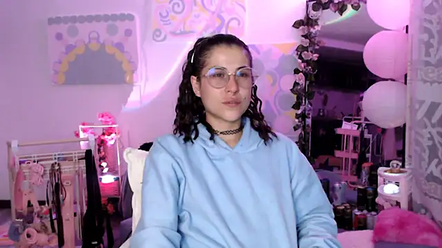 Snapshot of Hellen_dumont chatting on April 21, 2026, 2:14 am Hellen dumont online show from April 21, 2026, 2:14 am
