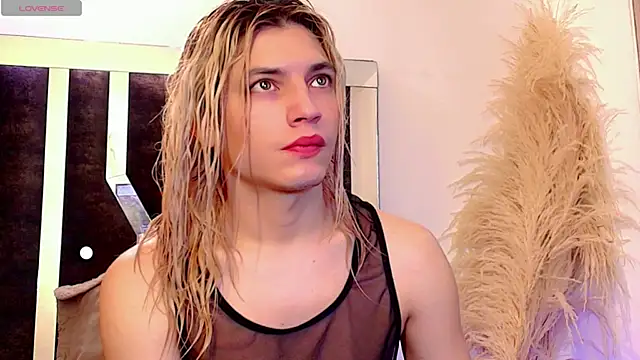 Snapshot of honey_skin chatting on February 22, 2026, 9:05 pm honey skin online show from February 22, 2026, 9:05 pm