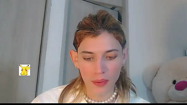 Snapshot of honey_skin chatting on February 23, 2025, 10:09 pm honey skin online show from February 23, 2025, 10:09 pm