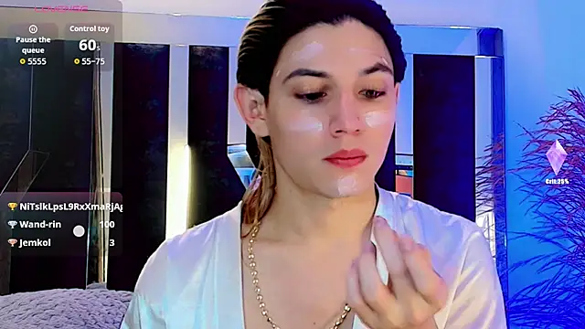 Snapshot of honey_skin chatting on November 5, 2025, 4:15 am honey skin online show from November 5, 2025, 4:15 am