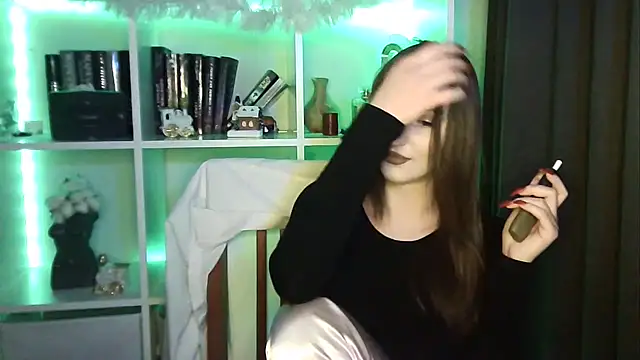 X Alisa online show from January 12, 2026, 7:42 pm