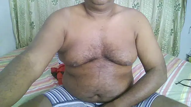 Snapshot of Beargryzzly chatting on January 22, 2025, 3:41 am Beargryzzly online show from January 22, 2025, 3:41 am