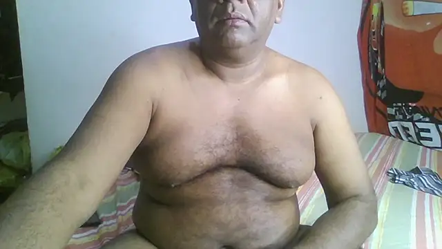 Snapshot of Beargryzzly chatting on January 26, 2025, 6:49 am Beargryzzly online show from January 26, 2025, 6:49 am