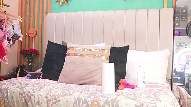 Snapshot of katlyn_martins chatting on December 18, 2025, 6:45 pm katlyn martins online show from December 18, 2025, 6:45 pm