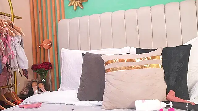 katlyn martins online show from November 1, 2025, 6:13 pm