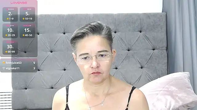 StaceyDarling online show from November 13, 2025, 3:49 pm