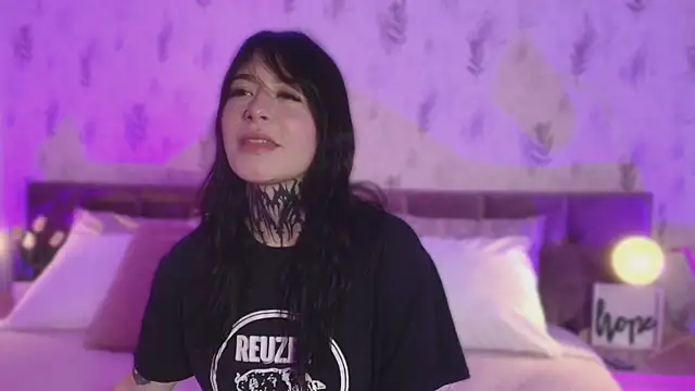 Snapshot of Scolw chatting on September 25, 2025, 8:48 pm Scolw online show from September 25, 2025, 8:48 pm