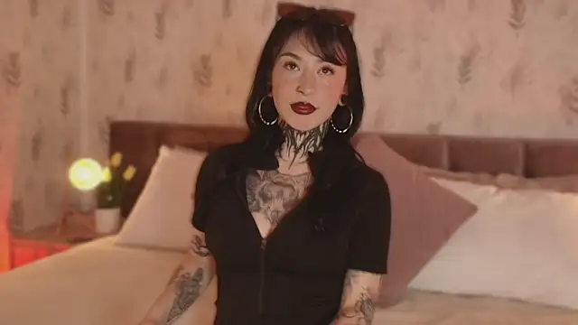 Snapshot of Scolw chatting on September 8, 2025, 7:46 pm Scolw online show from September 8, 2025, 7:46 pm