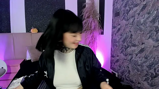 Snapshot of Scolw chatting on December 15, 2025, 12:22 pm Scolw online show from December 15, 2025, 12:22 pm