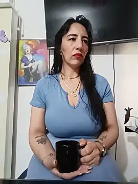 Snapshot of christine-x chatting on May 29, 2026, 12:44 pm christine-x online show from May 29, 2026, 12:44 pm