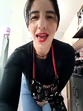 Snapshot of christine-x chatting on May 6, 2026, 10:25 pm christine-x online show from May 6, 2026, 10:25 pm