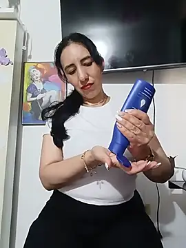 Snapshot of christine-x chatting on June 3, 2026, 10:14 pm christine-x online show from June 3, 2026, 10:14 pm