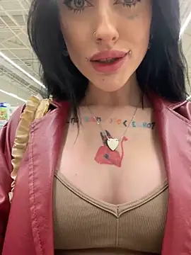 Snapshot of Melissa_crazy chatting on January 31, 2025, 3:11 pm Melissa crazy online show from January 31, 2025, 3:11 pm