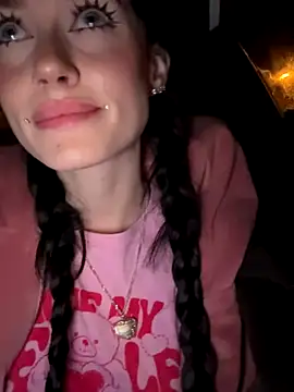 Snapshot of Melissa_crazy chatting on October 16, 2025, 3:42 pm Melissa crazy online show from October 16, 2025, 3:42 pm