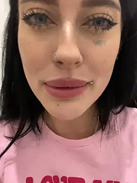 Snapshot of Melissa_crazy chatting on March 18, 2025, 6:17 pm Melissa crazy online show from March 18, 2025, 6:17 pm