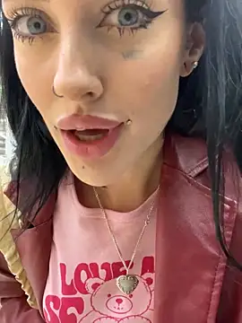 Snapshot of Melissa_crazy chatting on March 18, 2025, 3:12 pm Melissa crazy online show from March 18, 2025, 3:12 pm