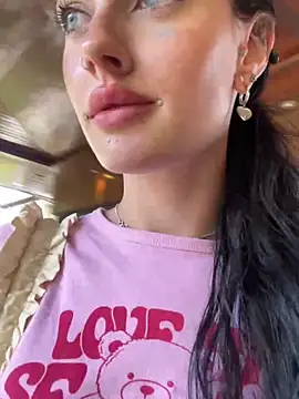 Snapshot of Melissa_crazy chatting on February 26, 2025, 8:06 am Melissa crazy online show from February 26, 2025, 8:06 am