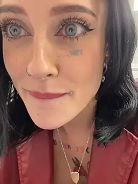 Snapshot of Melissa_crazy chatting on January 22, 2025, 9:32 pm Melissa crazy online show from January 22, 2025, 9:32 pm