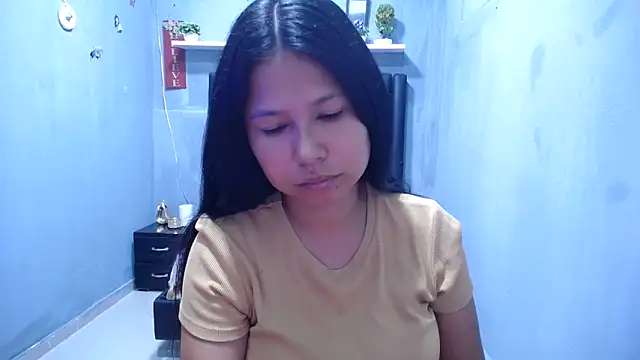 Snapshot of Letty_Plugxo chatting on April 23, 2026, 1:13 pm Letty Plugxo online show from April 23, 2026, 1:13 pm