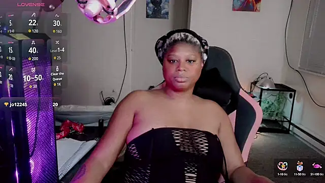 lexilove8 online show from September 29, 2025, 3:24 am