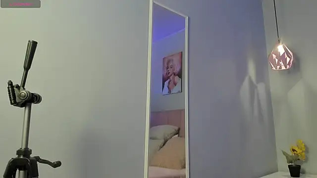 ScarletGV online show from March 29, 2026, 3:41 am