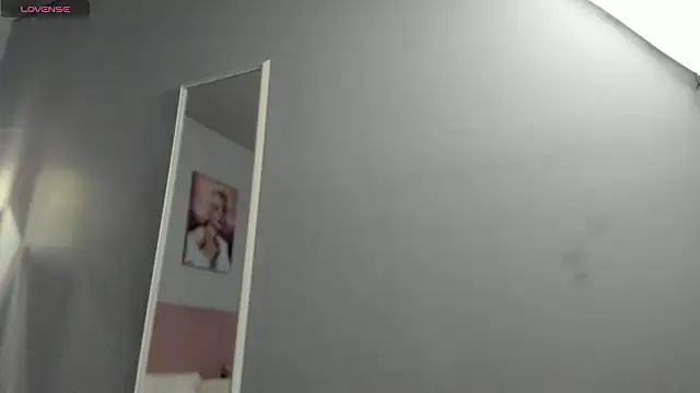 ScarletGV online show from February 21, 2026, 5:42 am