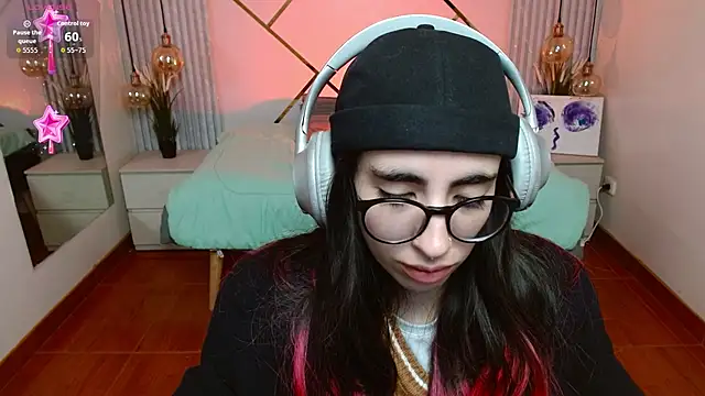 Snapshot of LenaRoses chatting on February 19, 2026, 9:23 pm LenaRoses online show from February 19, 2026, 9:23 pm