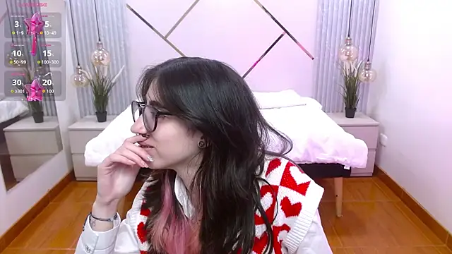 Snapshot of LenaRoses chatting on November 7, 2025, 12:42 pm LenaRoses online show from November 7, 2025, 12:42 pm