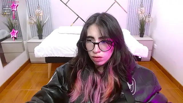 Snapshot of LenaRoses chatting on November 6, 2025, 12:42 pm LenaRoses online show from November 6, 2025, 12:42 pm