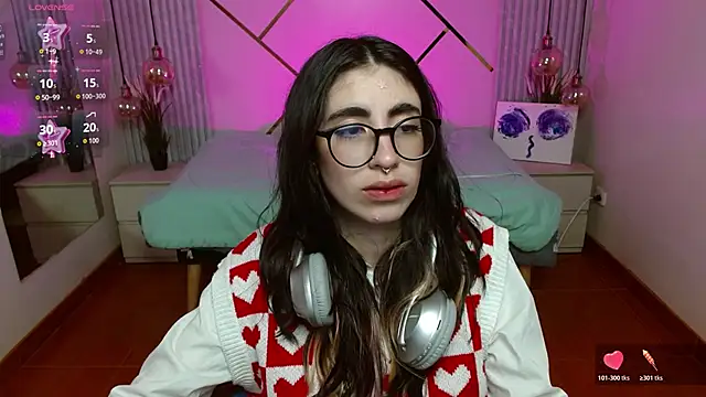 Snapshot of LenaRoses chatting on February 6, 2026, 9:22 pm LenaRoses online show from February 6, 2026, 9:22 pm