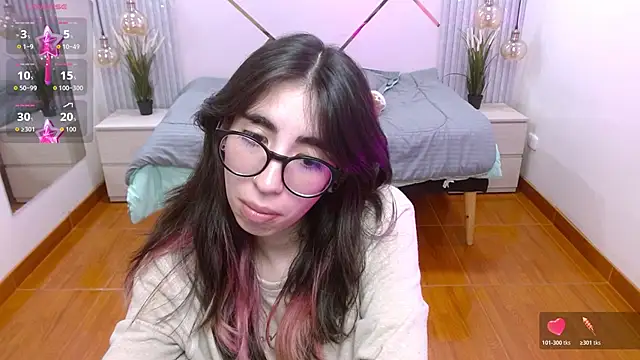 Snapshot of LenaRoses chatting on December 4, 2025, 5:34 pm LenaRoses online show from December 4, 2025, 5:34 pm