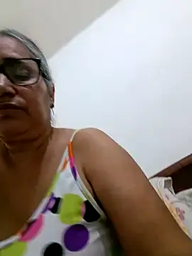 Snapshot of _candi chatting on April 25, 2026, 3:20 pm candi online show from April 25, 2026, 3:20 pm