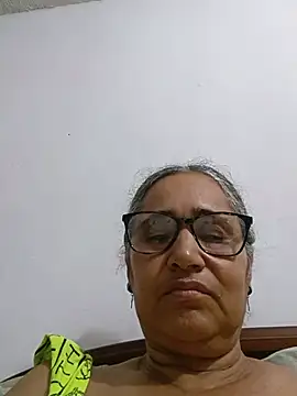 Snapshot of _candi chatting on May 18, 2026, 9:14 am candi online show from May 18, 2026, 9:14 am