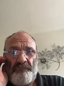 Snapshot of Shyboy817 chatting on November 4, 2025, 2:21 pm Shyboy817 online show from November 4, 2025, 2:21 pm