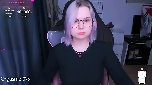 Snapshot of miray_kuriyama123 chatting on April 3, 2026, 6:14 pm miray kuriyama123 online show from April 3, 2026, 6:14 pm