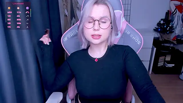 Snapshot of miray_kuriyama123 chatting on February 21, 2026, 6:10 pm miray kuriyama123 online show from February 21, 2026, 6:10 pm