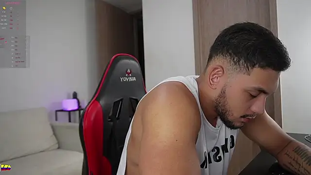 daniel mejia1 online show from February 26, 2026, 12:32 am