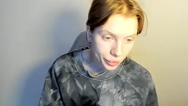 StellaDavis online show from December 18, 2025, 8:30 am