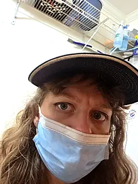 Snapshot of AriellaTaylor chatting on March 18, 2025, 2:08 am AriellaTaylor online show from March 18, 2025, 2:08 am