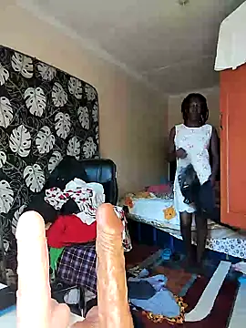 Snapshot of Missspoilmeifyouloveme chatting on January 20, 2025, 9:35 am Missspoilmeifyouloveme online show from January 20, 2025, 9:35 am