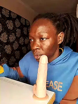 Snapshot of Missspoilmeifyouloveme chatting on January 29, 2025, 4:58 am Missspoilmeifyouloveme online show from January 29, 2025, 4:58 am